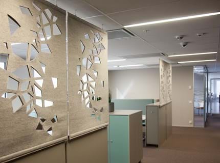 afskærmning med Fraster filt på kontor